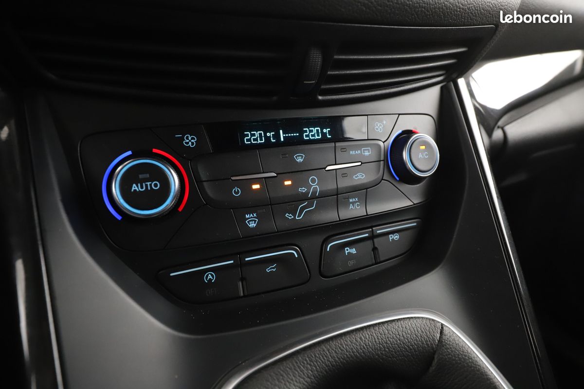 Ford Kuga 1.5 TDCi ST Line 4x2 120 ch (image 21)