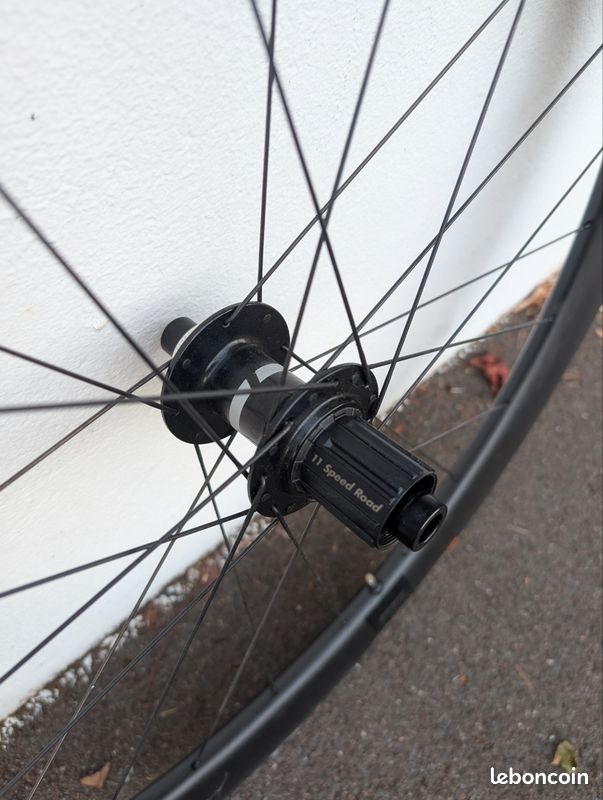 Roue giant carbone SLR2 50 (image 8)