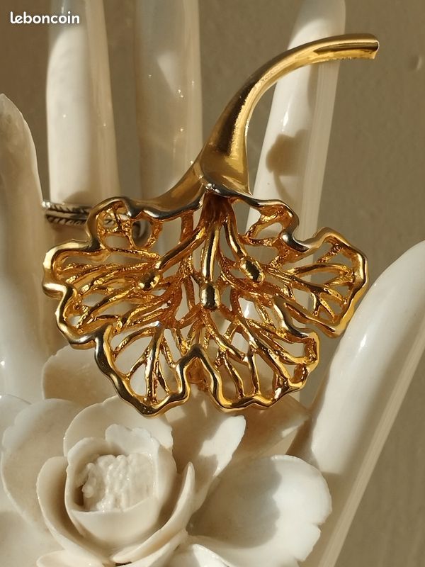 Grande Broche Fantaisie Vintage Motif Fleur Dorée - Style Dolce Vita, Occasion