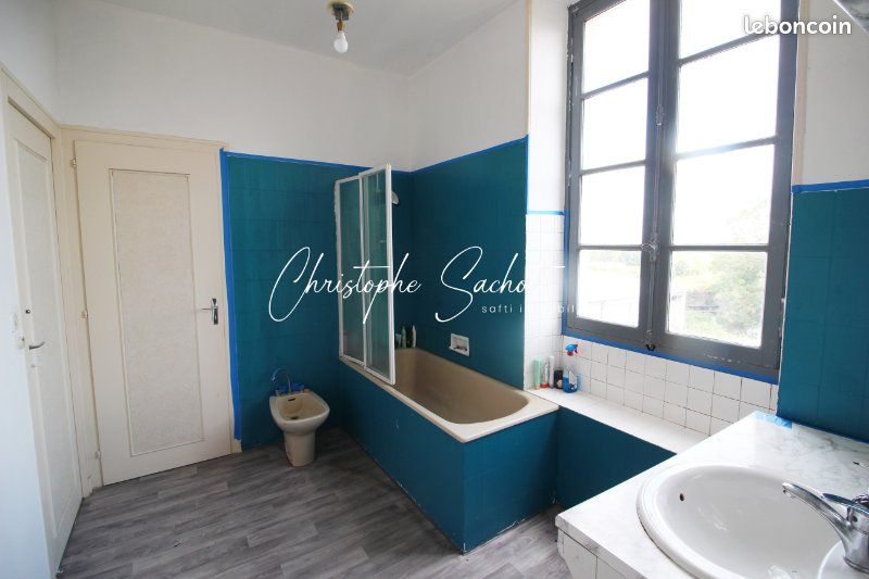 Maison 7 pièces 170 m² - Saint-Martin-de-Bernegoue 79230 (image principale 5)