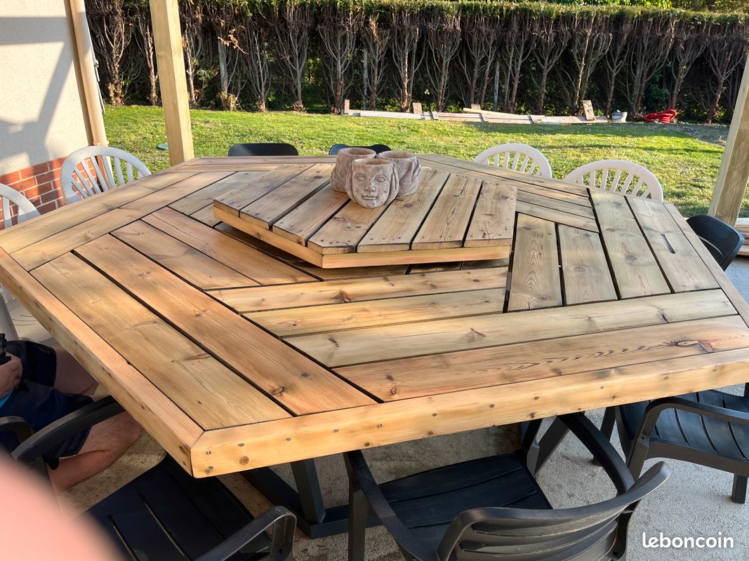 Table de salon de jardin (image 1)