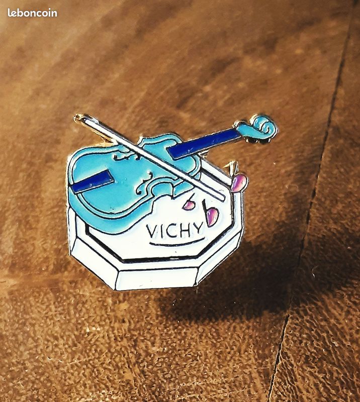 Pin's pastilles Vichy avec violon (image 1)