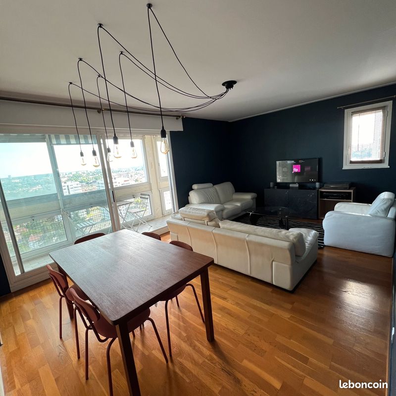 Appartement 5 pièces 107 m² · à Poitiers · 107 m² · 1 150 €/mois