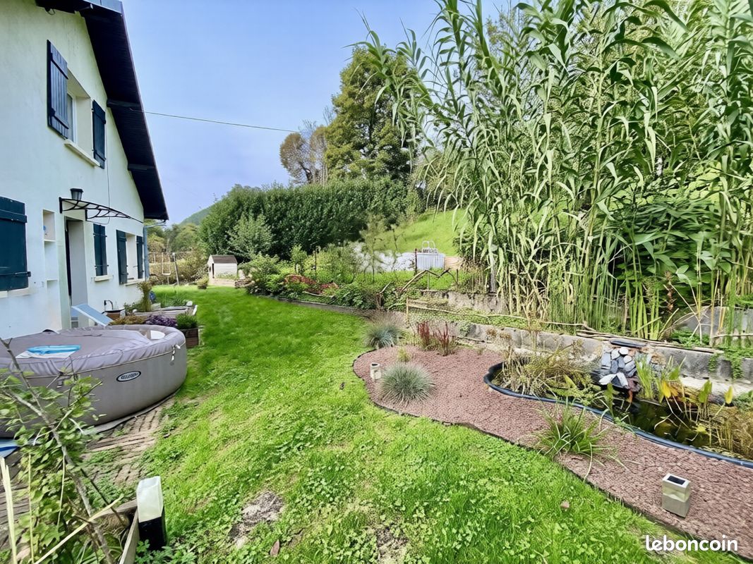 Maison 8 pièces 121 m² · à Salins-les-Bains · 121 m² · 248 000 €