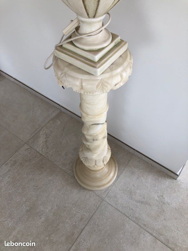 Vends colonne en albâtre avec lampe (image 2)