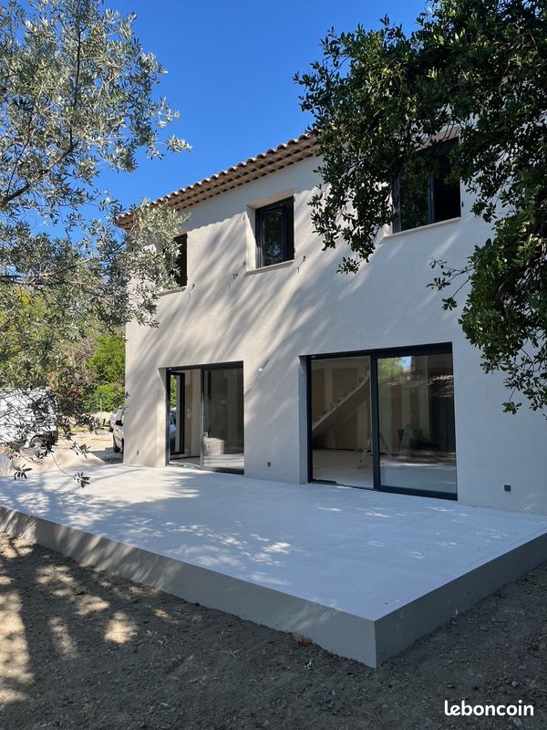 Maison 4 pièces 85 m² · à Pélissanne · 85 m² · 371 000 €