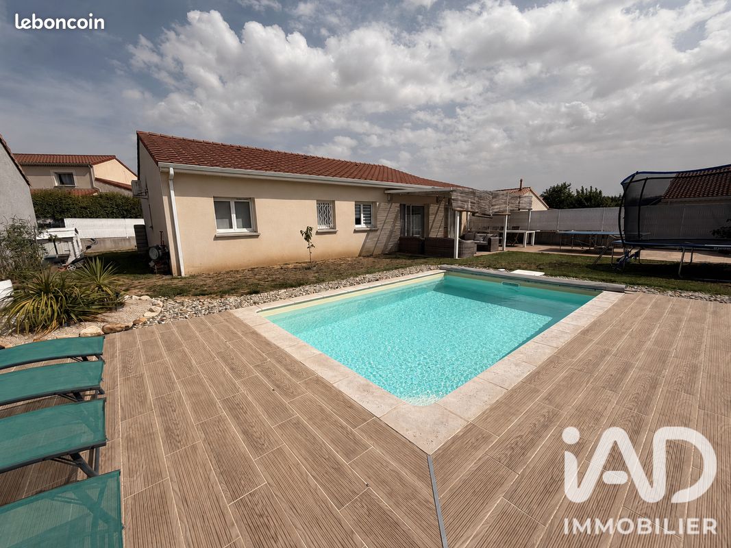 Maison 6 pièces 112 m² · à Saint-Georges-les-Bains · 112 m² · 397 000 €