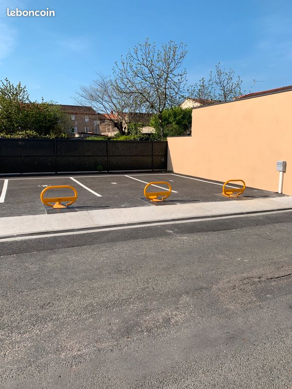 Parking privatif a louer (image 1)