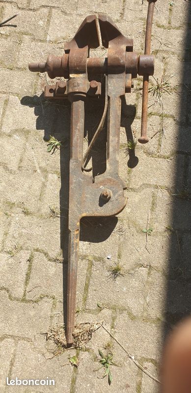 Etau de forgeron (image 1)