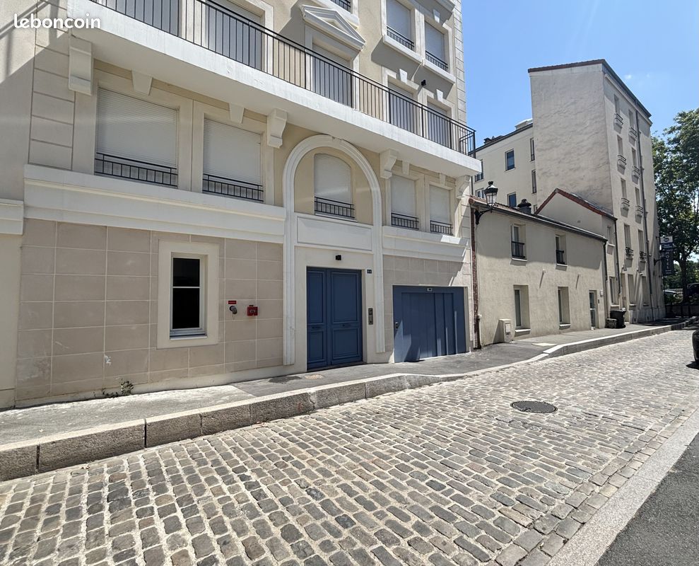 Parking 11 m² · à Puteaux · 11 m² · 70 €/mois