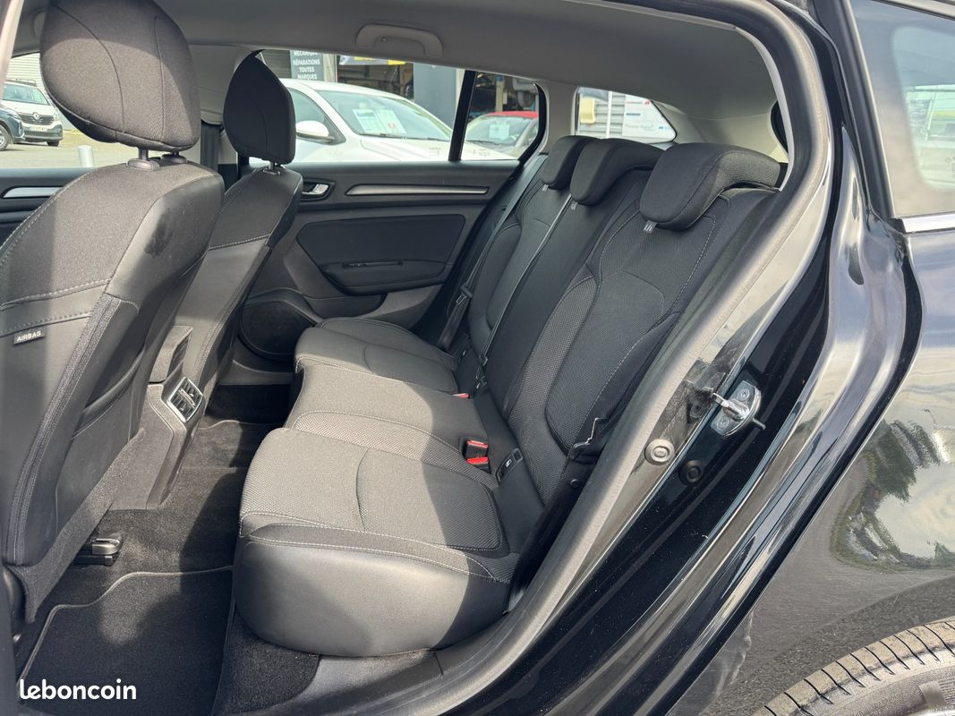 Renault MÉGANE IV ESTATE ESTATE 1.5 DCI 115 Evolution (image 16)