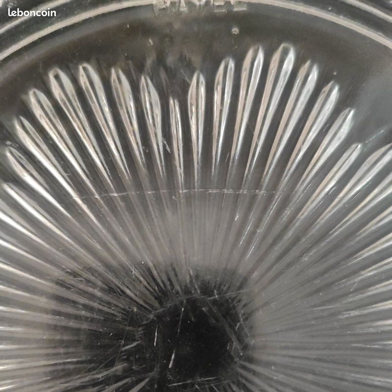Ancienne assiette ou Plat En Verre Moulé ou pressé, BAYEL, style art déco (image 3)