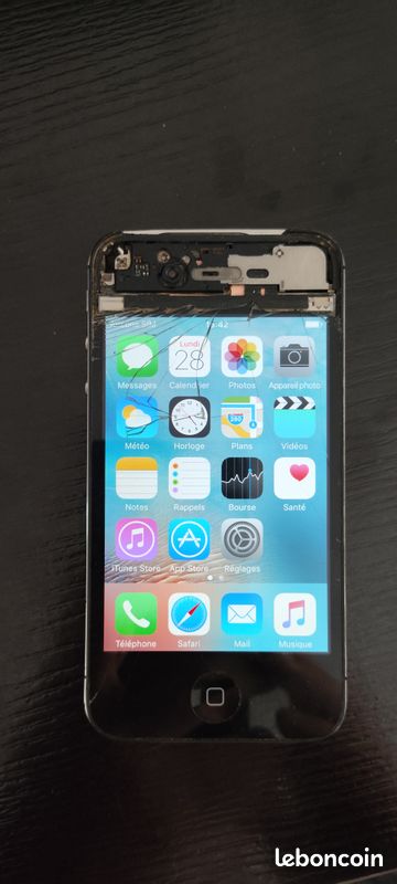 Lot 3 Apple iPhone 4s/4 (image 2)