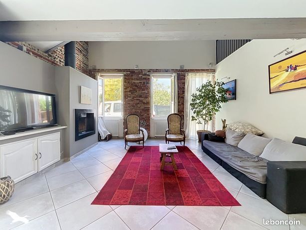 Maison 7 pièces 240 m² — 2