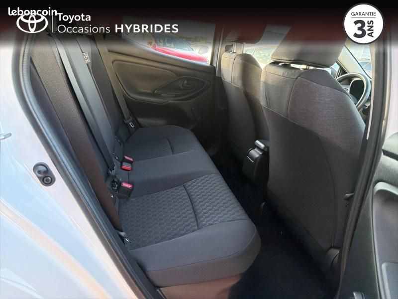 Toyota Yaris 116h Dynamic Business 5p + Programme Beyond Zero Academy MY22 (image 7)
