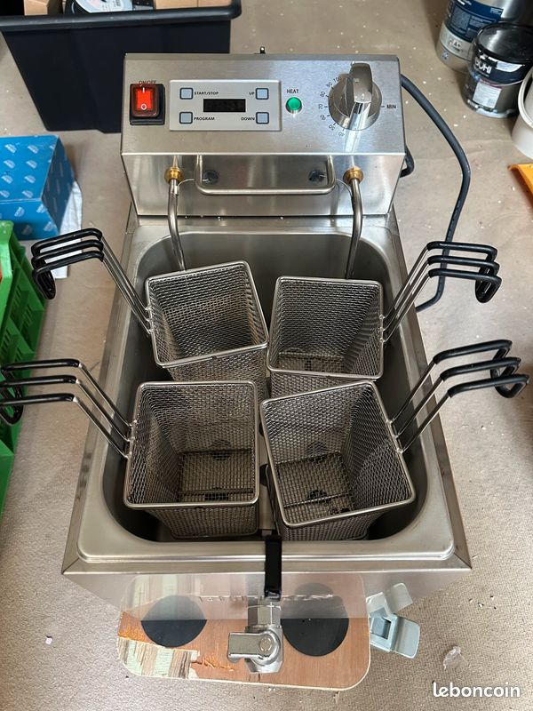 Cuiseur à pâtes professionnel Buffalo 8L – 4 paniers – Très peu utilisé (image 2)