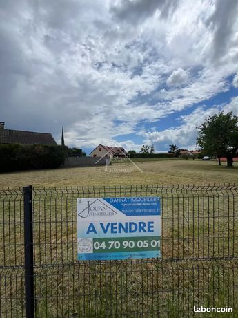 Terrain 654 m² Vendat