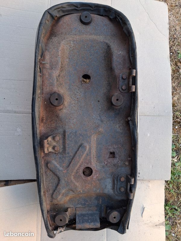 Selle As3 Yamaha 125 rd (image 2)