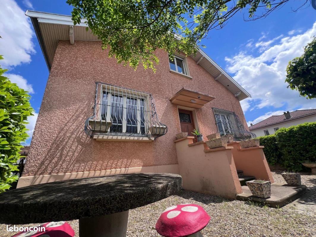 Maison 5 pièces 105 m² · à Décines-Charpieu · 105 m² · 369 000 €