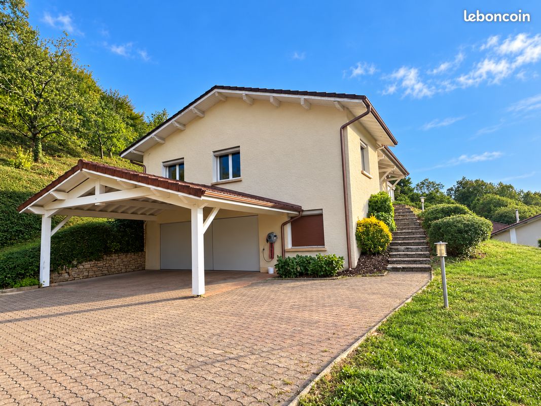 Maison 5 pièces 140 m² · à Saint-Vérand · 140 m² · 359 000 €