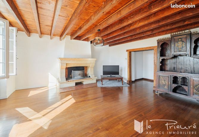 Maison 10 pièces 300 m²