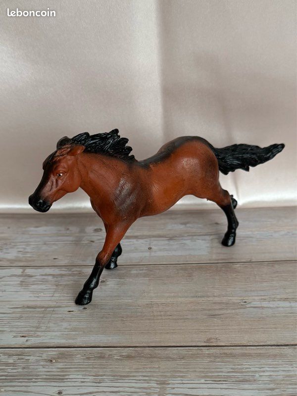 Jument baie de course Schleich (image 1)