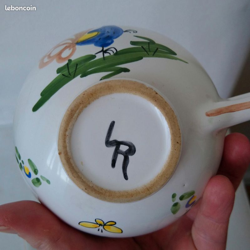 Joli Tasse et soucoupe d'artisan Vendéen LR, décor Coq et papillon, peint à la main, en céramique (image 5)