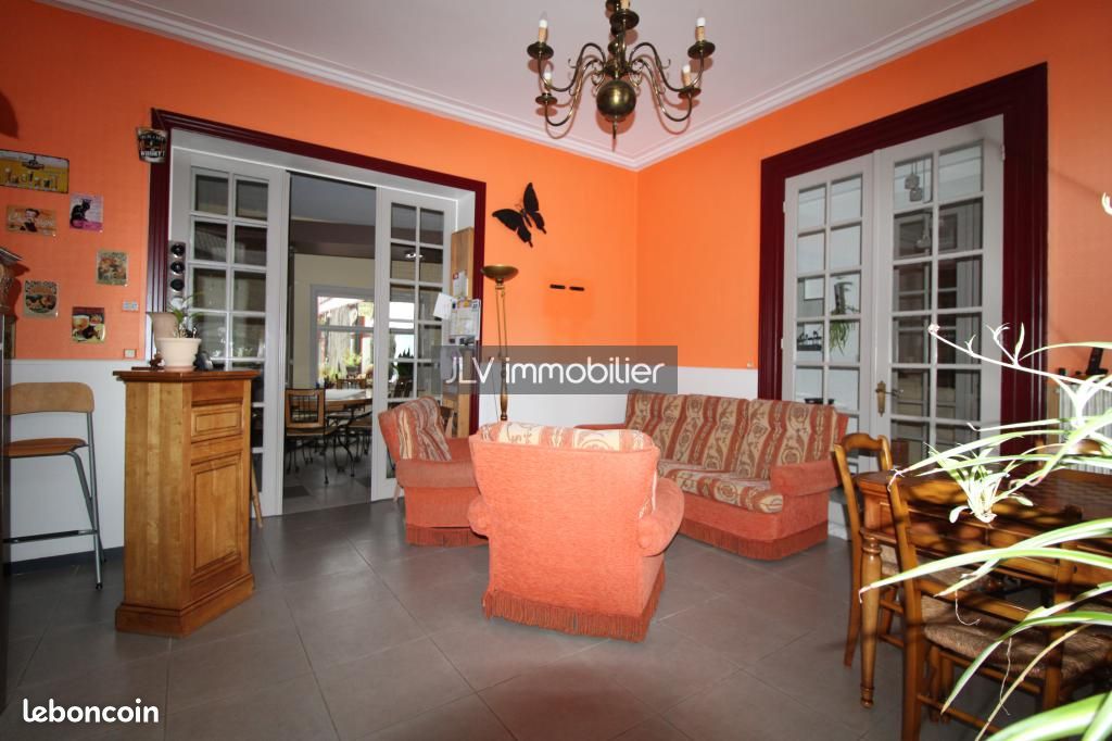 Maison 8 pièces 274 m² · à Hondschoote · 274 m² · 370 200 €