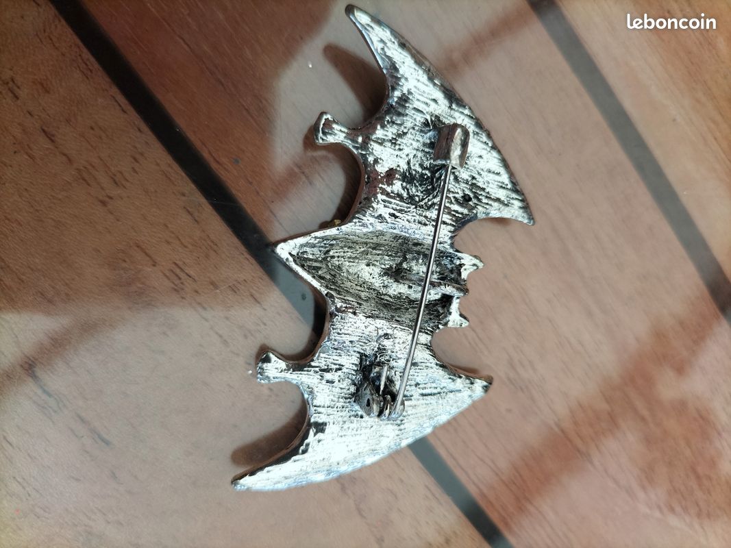 Broche Souris élégante En Noir Et Blanc - Parfaite Pour Accessoiriser Une Veste Ou Un Sac