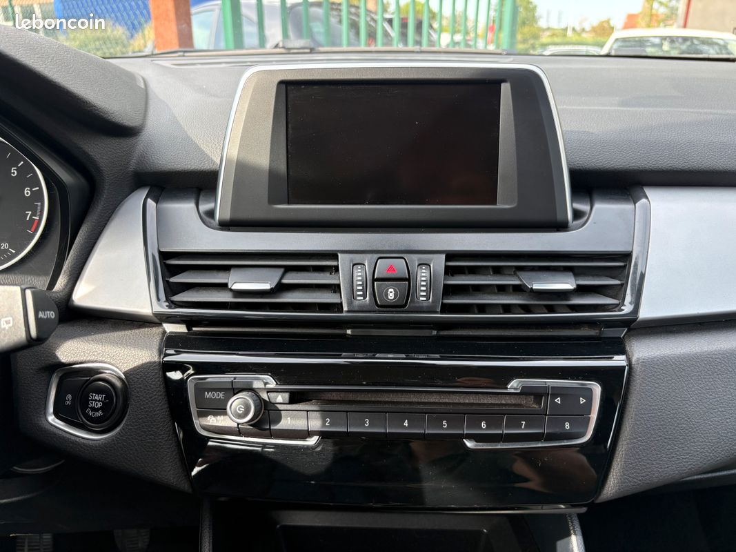 BMW SERIE 2 ACTIVE TOURER (F45) 218i 136Ch LOUNGE / CARNET ET SUIVI D’ENTRETIEN COMPLET (image 7)