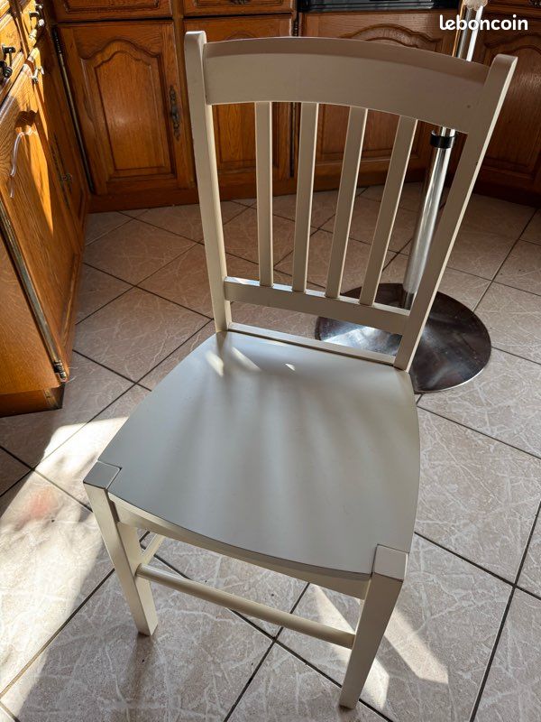 Chaises lot de 2 Une noire et une blanche (image 1)