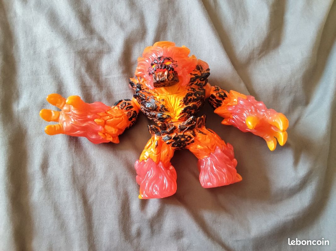 Grand jouet (figurine) Monstre de feu (image 1)