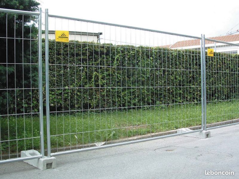 Clôture chantier grillagée 2 tubes – Prix direct fournisseur (image 3)