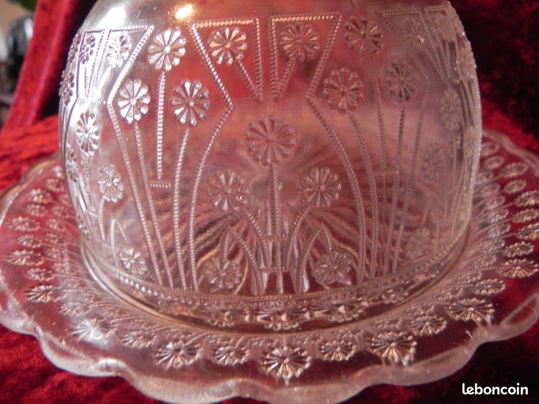 Belle ancienne cloche à fromage en verre moulé (image 5)