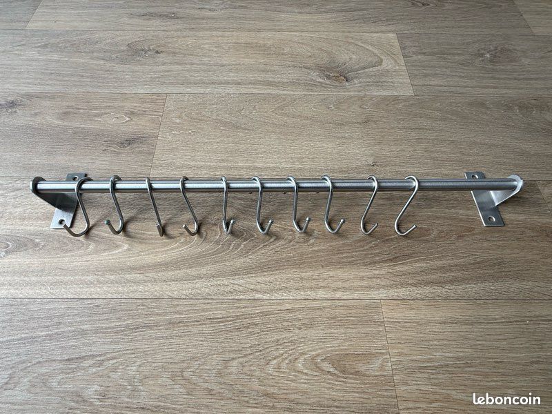 Barre de crédence et 10 crochets (image 1)