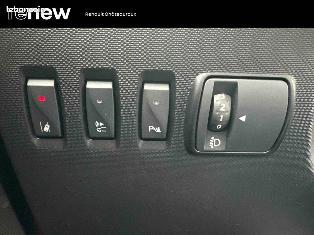 RENAULT Twingo III E-Tech SL Urban Night (image 19)