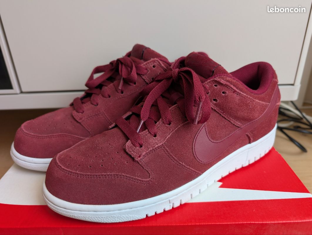 Nike Dunk Retro Low 10.5 44.5 Equipe Rouge Team Red Velours Bordeaux (image 1)