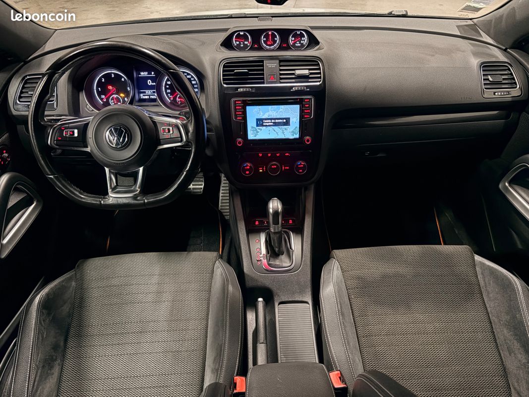 VOLKSWAGEN SCIROCCO 2.0 TDI 150 R LINE BLACK SESSIOn (image 13)