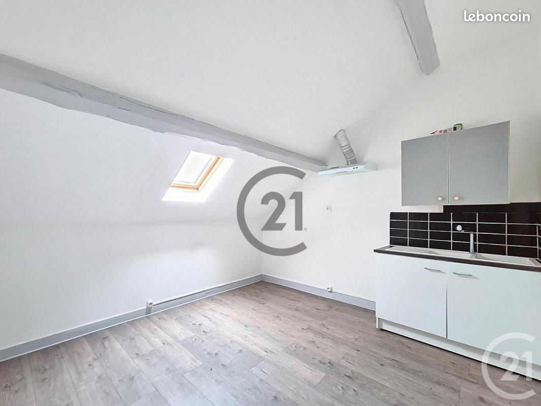 Appartement 1 pièce 18 m² · à Montereau-Fault-Yonne · 18 m² · 450 €/mois