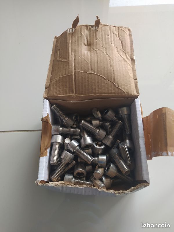 Vends 50 Vis BTR TCHC M10×25 Inox A4-professionnelles (image 1)