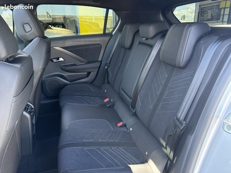 Opel Astra 1.2 Turbo Hybrid 145ch Ultimate e-DCT 6 (image 13)