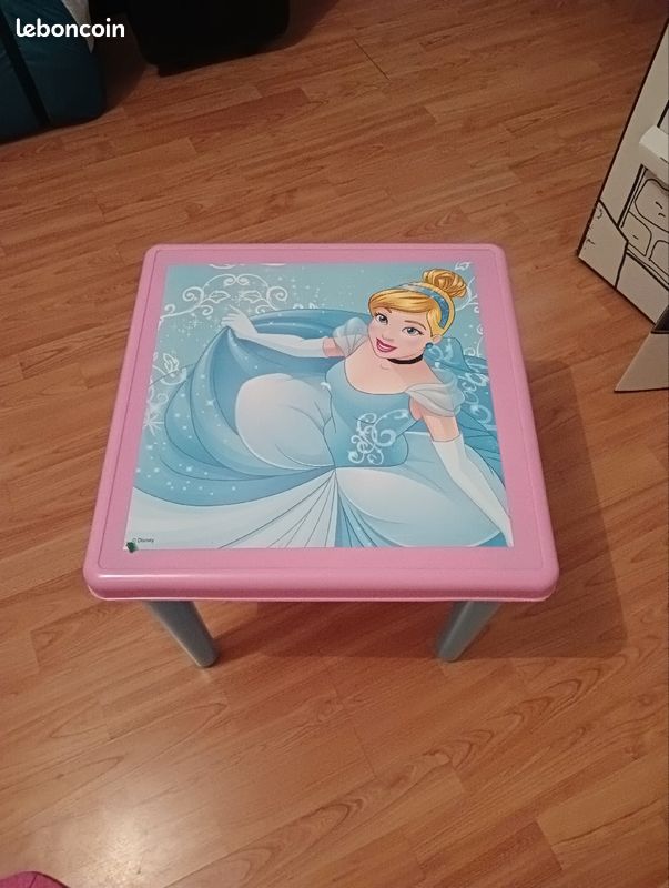 Petite table enfant princesse (image 1)