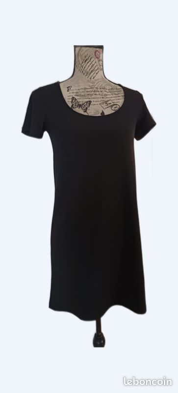 Robe noire manches princesse taille 34/36 (image 1)