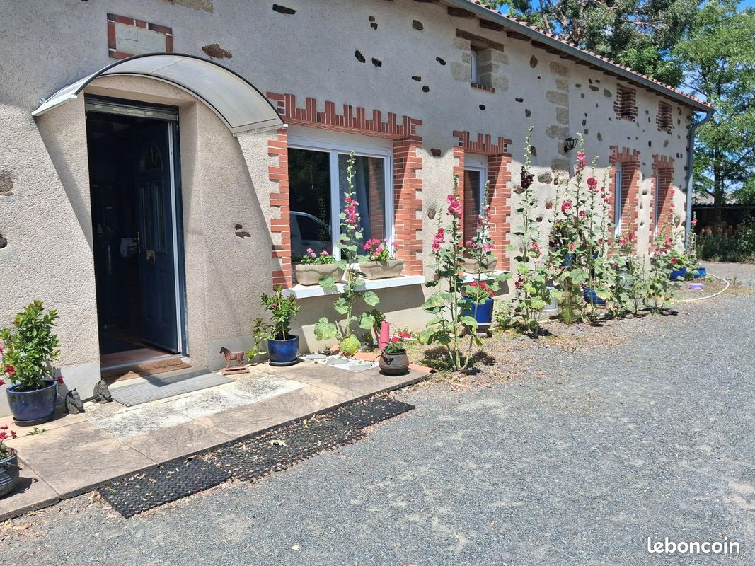 Maison 6 pièces 205 m² · à Saint-Paul-du-Bois · 205 m² · 322 000 €