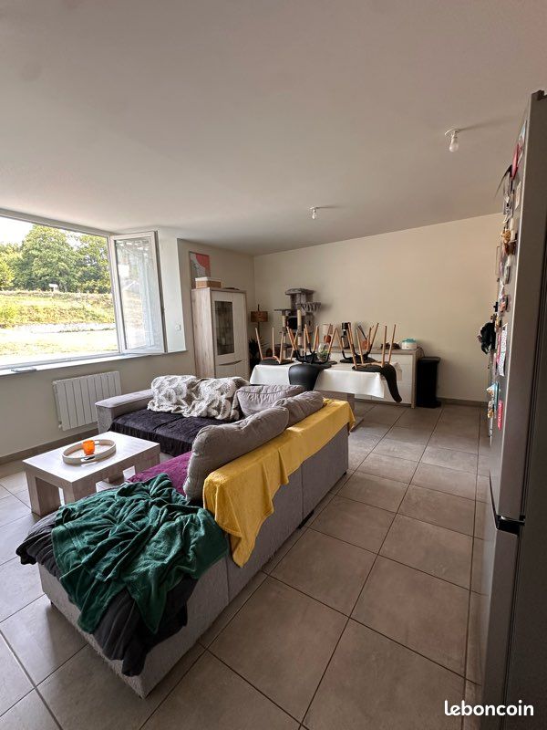 Appartement 4 pièces 82 m² · à Lanobre · 82 m² · 550 €