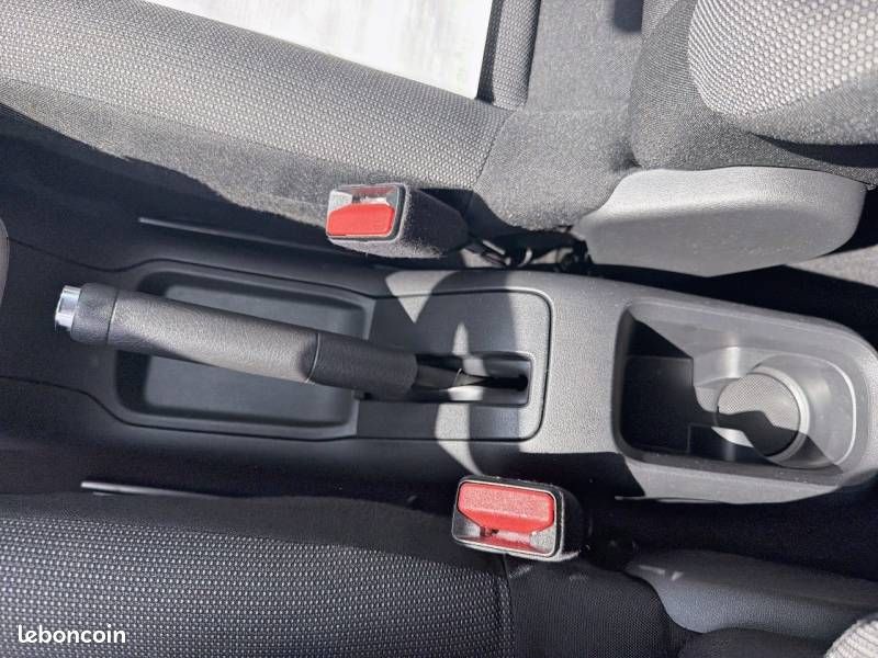 Citroën C3 PureTech 83 S&S BVM5 Shine (image 20)