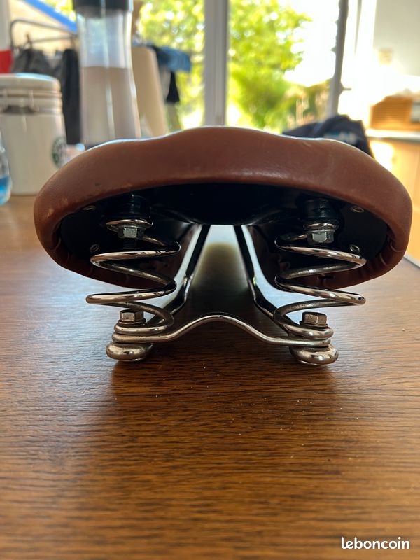 Selle De Vélo Vintage – Coussin à Ressorts Rivetés – Cuir PU – 20x24 Cm – Neuf