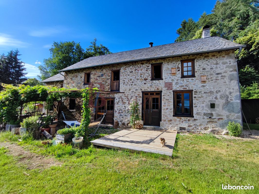 Maison 6 pièces 189 m² · à Neuvic · 189 m² · 378 000 €