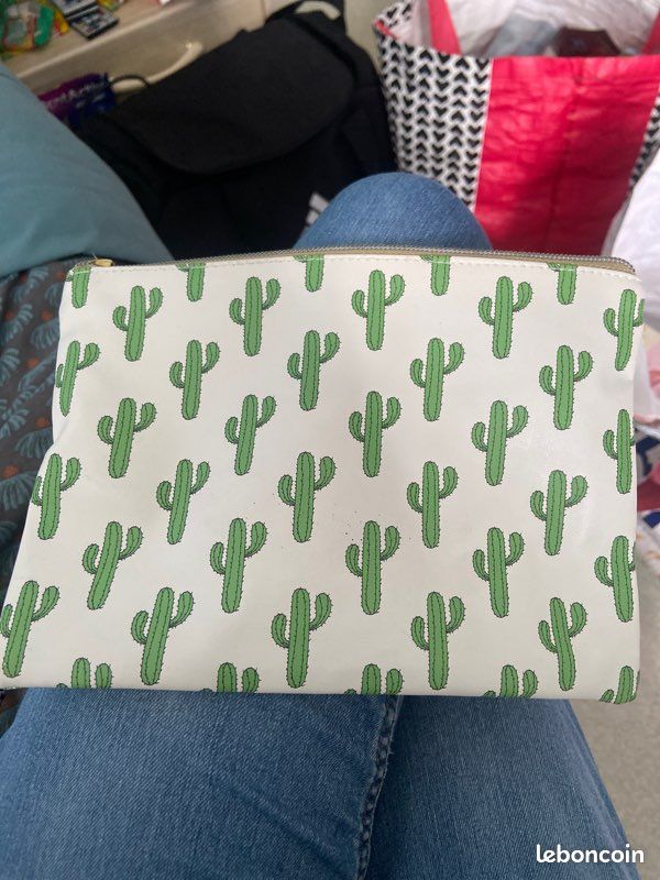 Trousse (image 1)