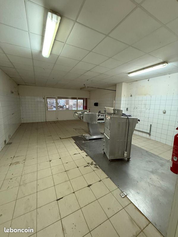 Local d'activité 426 m² (image 4)